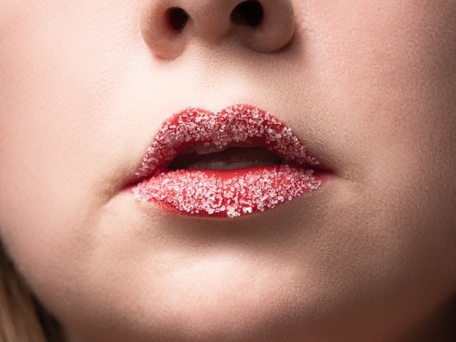 Exfoliating lips